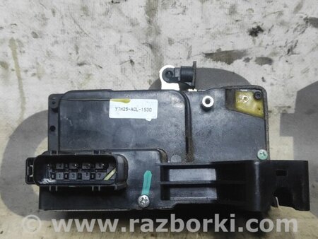 Замок двери передней правой для Ford Fusion 1 поколение (02-12) Киев 1372465