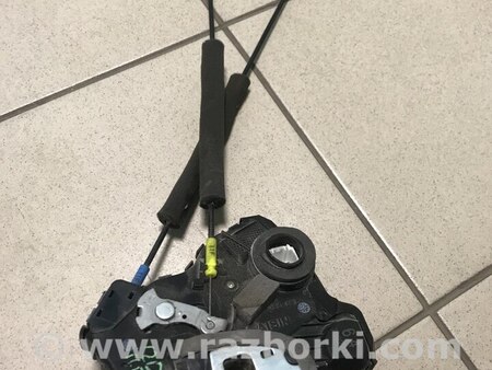 Замок двери передней правой для Toyota Land Cruiser Prado 120 Киев 6903033272