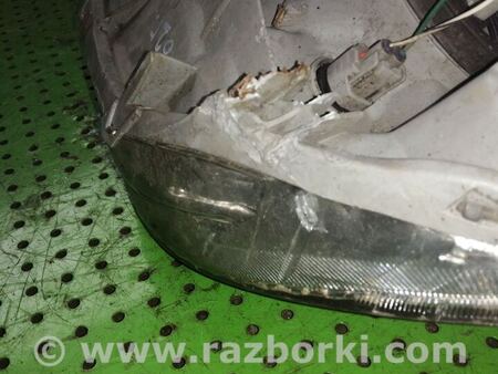 Фара передняя правая для Toyota Corolla E120 (08.2000-02.2007) Киев 8113002180