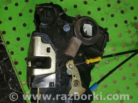 Замок двери передней левой для Toyota Corolla E120 (08.2000-02.2007) Киев 6904012510