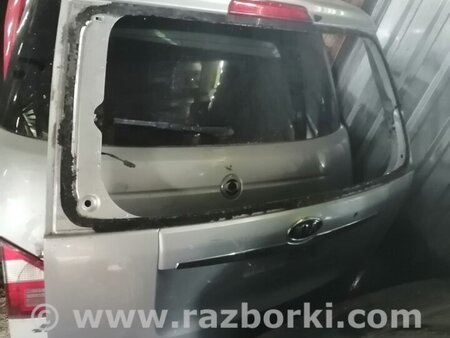 Крышка багажника голая для KIA Carnival 2 (2006-2014) Киев 737004D031