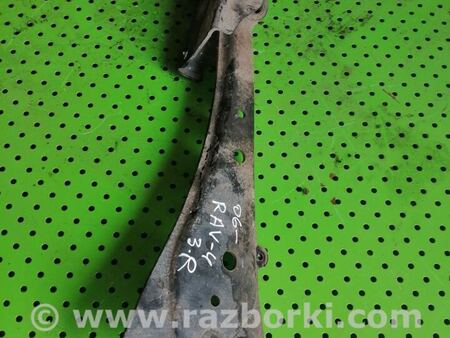 Рычаг задний продольный нижний правый  для Toyota RAV-4 (05-12) Киев 4876042010