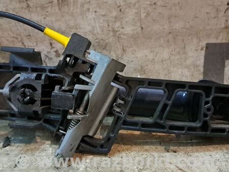 Ручка передней левой двери для Ford Fiesta Mk6 (2008-2017) Киев 1755648