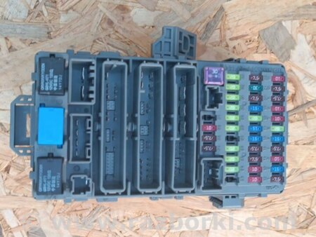 Блок предохранителей для Honda CR-V (07-11) Киев 38200-SWA-S72-M1