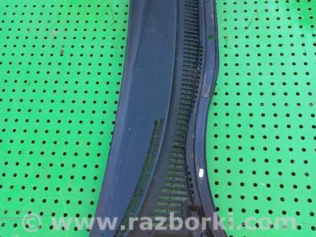 Пластик под лобовое стекло для Toyota Avensis T250 (02.2003-10.2009) Киев 5578105061