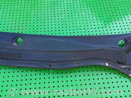 Пластик под лобовое стекло для Toyota Avensis T250 (02.2003-10.2009) Киев 5578205041