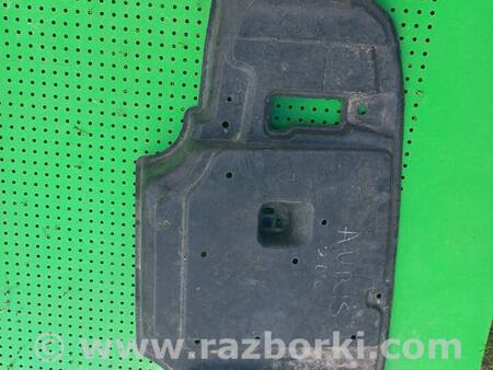Защита топливного бака для Toyota Auris E150 (10.2006-11.2012) Киев 5839902010