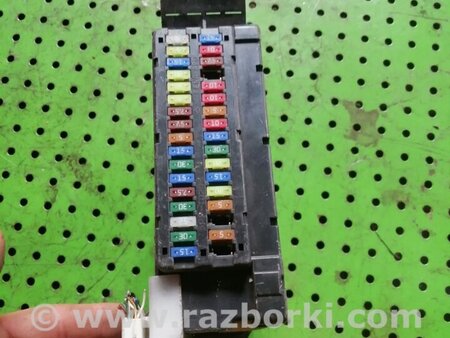 Блок предохранителей для Toyota Land Cruiser 200 Киев 8273360352