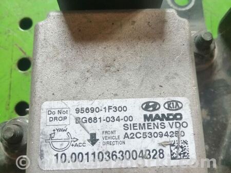 Датчик курсовой устойчивости для KIA Ceed Киев 956901F300