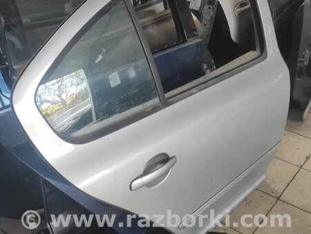 Дверь задняя правая для Skoda Octavia A5 Киев 1Z5833052