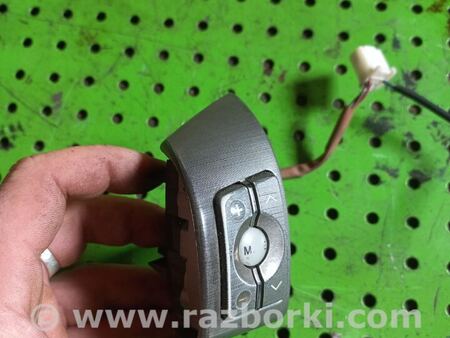 Кнопки руля для Toyota RAV-4 (05-12) Киев 8424742030