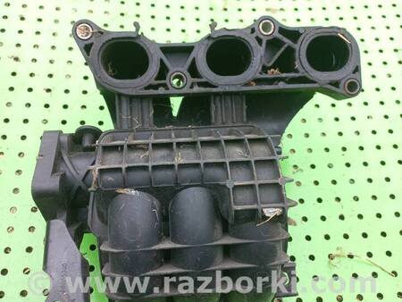 Впускной коллектор для Mitsubishi Colt Z30 (02-12) Киев MN143824