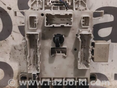 Блок предохранителей для Toyota RAV-4 (00-05) Киев 8273142010