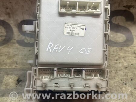 Блок предохранителей салон для Toyota RAV-4 (05-12) Киев 8273042010