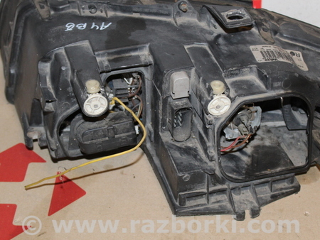 Фара передняя правая для Audi (Ауди) A4 B6 - 8E5, 8EC (11.2000-11.2004) Львов  8E0941030D