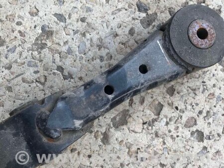 Опора двигателя правая для Toyota Highlander (13-19) Киев 123630-P210