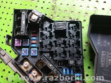 Блок предохранителей для Honda CR-V (07-11) Киев 38250SWA003