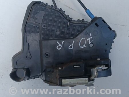 Замок двери передней правой для Toyota Camry 70 XV70 (01.2017-...)  Киев
