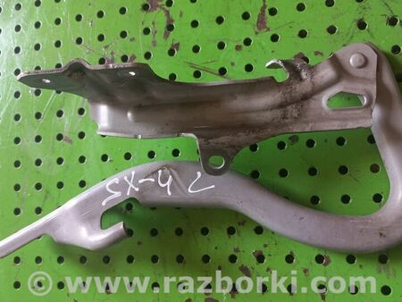 Петля капота левая для Suzuki SX4 Киев 5742080J00