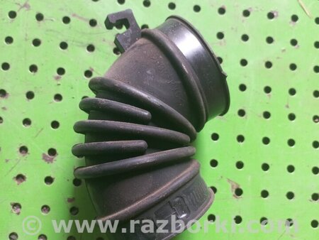 Патрубок воздушного фильтра для Suzuki SX4 Киев 1388163J00