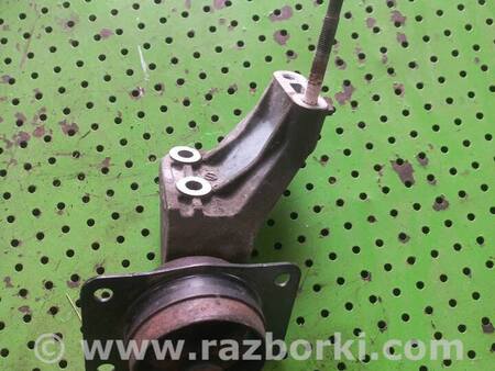 Кронштейн крепления КПП для Suzuki SX4 Киев 1167179J00