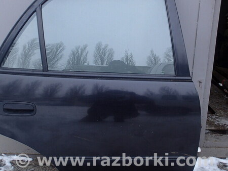 Стекло заднее боковое "форточка" для Toyota Corolla (все года выпуска) Киев