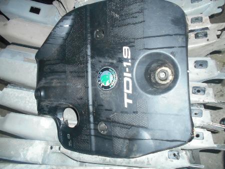 Декоративная крышка мотора для Skoda Octavia Львов 038103935A+B