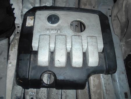 Декоративная крышка мотора для Volkswagen Passat B6 (03.2005-12.2010) Львов 03g103925BP